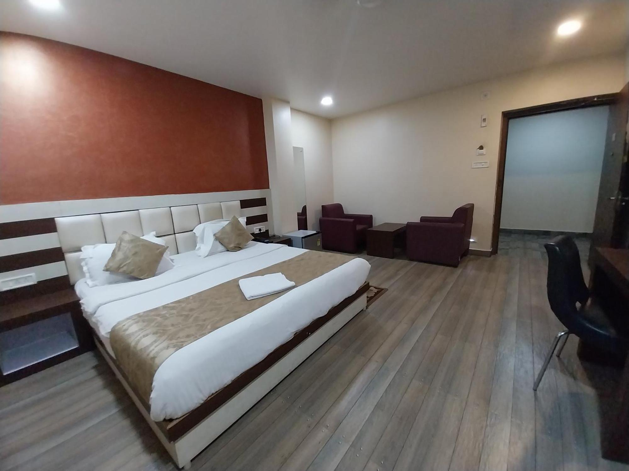 Hotel Paradise Convention Bhubaneswar Exterior photo